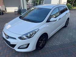 Weiß Gebraucht 2014 Hyundai i30 Kombi | 8.400 € (Fairer Preis)