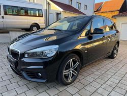 Black sapphire metallic Gebraucht 2017 BMW 218 Sport Line Van / Kleinbus | 11.200 € (Fairer Preis)