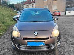 Gebraucht 2011 Renault Scénic III Limousine | 2.650 €