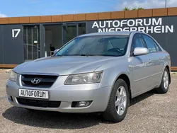 Sleek silver Gebraucht 2005 Hyundai Sonata GLS Limousine | 1.800 €