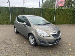 Grau Gebraucht 2012 Opel Meriva Edition Van / Kleinbus | 4.350 € (Fairer Preis)