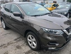 Braun Gebraucht 2017 Nissan Qashqai N-Connecta SUV | 9.700 € (Guter Preis)