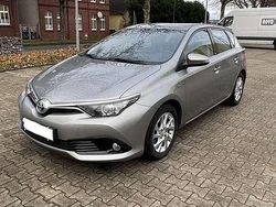 Gebraucht 2016 Toyota Auris Hybrid Executive Limousine | 10.800 € (Fairer Preis)