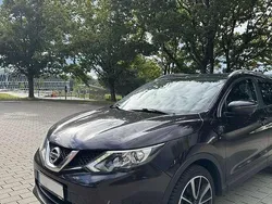 Gebraucht 2015 Nissan Qashqai Tekna SUV | 12.500 € (Etwas zu teuer)