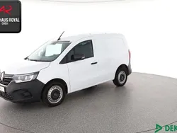 Weiss Gebraucht 2022 Renault Rapid Limousine | 16.880 € (Fairer Preis)