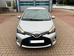 Grau Gebraucht 2015 Toyota Yaris Kleinwagen | 8.250 € (Fairer Preis)