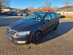 Schwarz Gebraucht 2013 Skoda Octavia Ambition Kombi | 6.850 € (Guter Preis)