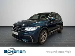 Nightshade blue metallic (metallic) Gebraucht 2023 VW Tiguan R-line SUV | 36.800 € (Guter Preis)