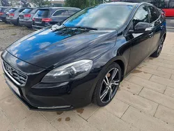 Schwarz Gebraucht 2015 Volvo V40 You! Kombi | 10.450 € (Fairer Preis)