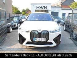 Mineralweiss metallic Gebraucht 2022 BMW iX Sport Line SUV | 67.990 €