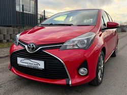 Rot Gebraucht 2016 Toyota Yaris Edition-S Kleinwagen | 8.990 € (Fairer Preis)