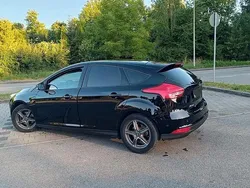 Schwarz Gebraucht 2016 Ford Focus Trend Limousine | 6.500 € (Fairer Preis)