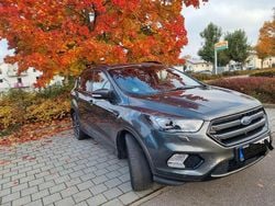 Grau Gebraucht 2020 Ford Kuga ST-Line SUV | 21.850 € (Fairer Preis)