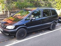 Schwarz Gebraucht 2003 Opel Zafira Van / Kleinbus | 2.400 € (Fairer Preis)