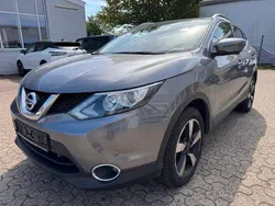 Grau Gebraucht 2016 Nissan Qashqai N-Connecta SUV | 13.990 € (Fairer Preis)