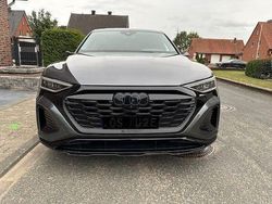Grau Gebraucht 2023 Audi Q8 e-tron S-Line SUV | 51.900 € (Guter Preis)