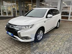 Weiß Gebraucht 2018 Mitsubishi Outlander P-HEV Edition SUV | 19.990 € (Fairer Preis)