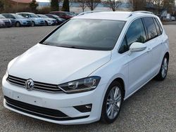 Weiß Gebraucht 2015 VW Golf Sportsvan Highline Van / Kleinbus | 8.900 € (Fairer Preis)