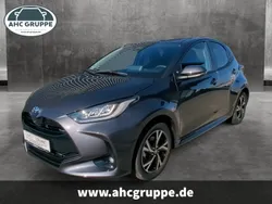 Grau Neu 2025 Toyota Yaris Hybrid Comfort Kleinwagen | 28.890 € (Teuer)