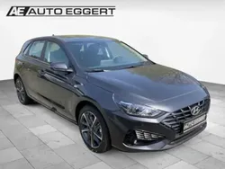 Grau Gebraucht 2024 Hyundai i30 Turbo Limousine | 22.490 € (Fairer Preis)