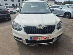 Weiß Gebraucht 2014 Skoda Yeti Elegance SUV | 9.999 € (Guter Preis)
