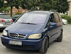 Blau Gebraucht 2004 Opel Zafira Van / Kleinbus | 1.900 € (Teuer)