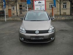 Braun Gebraucht 2012 VW Golf Match Limousine | 10.900 € (Teuer)