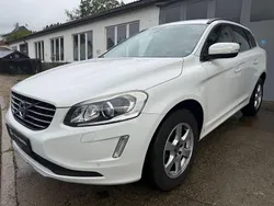Weiß Gebraucht 2016 Volvo XC60 Momentum SUV | 16.700 € (Fairer Preis)