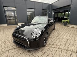 Schwarz Gebraucht 2021 Mini Cooper Classic Kleinwagen | 22.990 € (Teuer)
