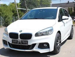 Weiß Gebraucht 2016 BMW 220 Active Tourer Sport Line Van / Kleinbus | 17.890 € (Fairer Preis)