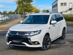 Weiß Gebraucht 2018 Mitsubishi Outlander Top SUV | 19.999 €