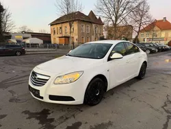 Weiß Gebraucht 2009 Opel Insignia Edition Limousine | 3.700 € (Guter Preis)