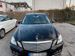 Schwarz Gebraucht 2011 Mercedes E220 Limousine | 6.499 €