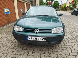 Grün Gebraucht 1999 VW Golf IV Limousine | 1.900 € (Fairer Preis)
