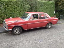Rot Gebraucht 1972 Mercedes 220 Limousine | 11.000 €