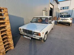 Weiß Gebraucht 1990 Lada 2107 Limousine | 10.990 €