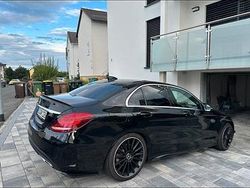 Schwarz Gebraucht 2017 Mercedes C250 AMG line Limousine | 25.500 € (Etwas zu teuer)