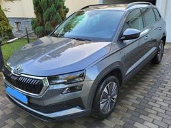 Grau Gebraucht 2024 Skoda Karoq Drive SUV | 31.999 € (Superpreis)