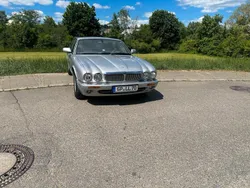 Silber Gebraucht 2002 Jaguar XJ8 Limousine | 5.790 €