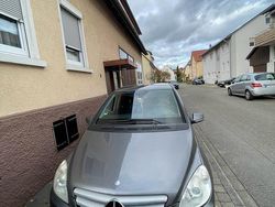 Grau Gebraucht 2008 Mercedes 180 Limousine | 1.400 €