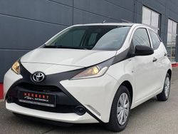Weiß Gebraucht 2017 Toyota Aygo Kleinwagen | 6.600 € (Fairer Preis)