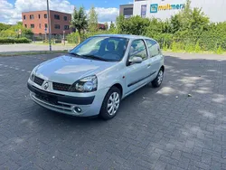 Silber Gebraucht 2001 Renault Clio II Kleinwagen | 1.590 € (Fairer Preis)