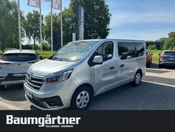 Silber Gebraucht 2023 Renault Trafic Life Van | 33.980 € (Fairer Preis)