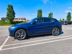 Blau Gebraucht 2018 Alfa Romeo Stelvio Lusso SUV | 29.700 € (Fairer Preis)
