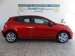 Rot Gebraucht 2024 Renault Clio V Evolution Limousine | 19.840 € (Etwas zu teuer)