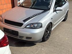 Silber Gebraucht 2002 Opel Astra Coupé | 2.300 €