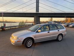 Silber Gebraucht 2004 Volvo V40 Kombi | 1.200 € (Fairer Preis)