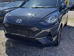 Grau Neu 2025 Hyundai i10 Kleinwagen | 18.990 € (Fairer Preis)