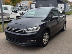 Schwarz Gebraucht 2023 VW Touran R Van / Kleinbus | 15.700 € (Fairer Preis)