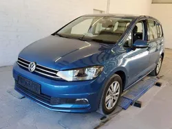 Blau Gebraucht 2020 VW Touran Comfortline Van / Kleinbus | 19.499 € (Guter Preis)